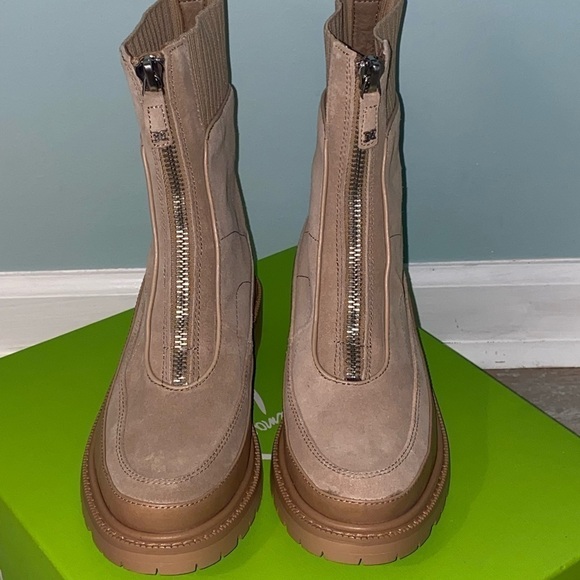 Sam Edelman Boots Size 8 Zips up Front Suede Brand New in Box - Picture 6 of 8